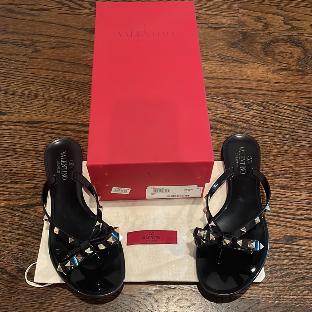 Valentino Rockstud Bow Jelly Thong Sandal Black 39